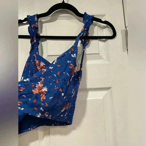 Abercrombie & Fitch Blue Floral Ruffle Strap Smocked Back Cropped Tank Size S - Picture 6 of 11